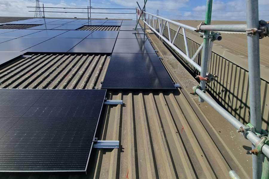 can you install solar panels on a metal roof
