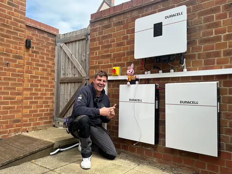 Dura5 Duracell Solar Battery Installation